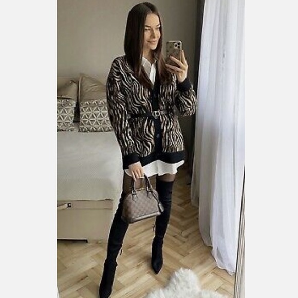 ZARA Animal Print V-Neck Cardigan Sweater - Picture 2 of 9